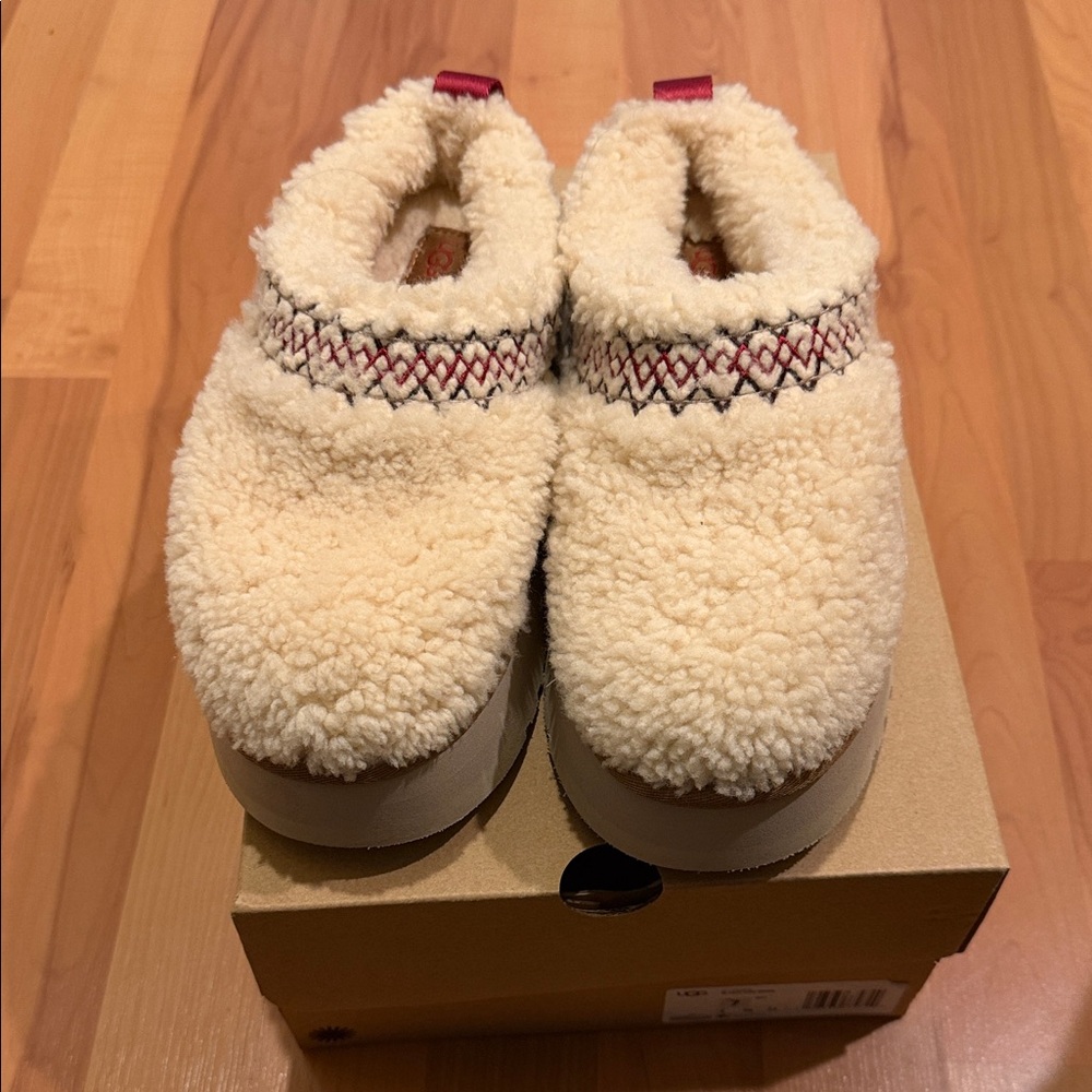 UGG Cream Fleece Slippers with Pattern